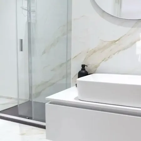 New And Recently Renovated One Bedroom - Checkprofile Apartment Rom